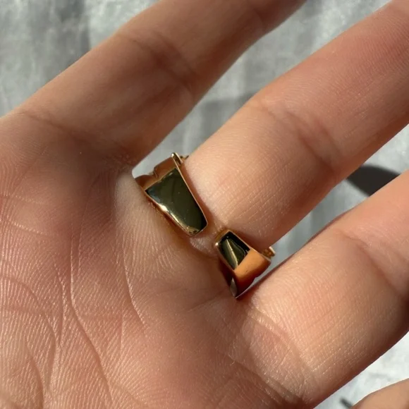 Luxury Gold Infinity Ring with Crystals – Adjustable Sparkling Statement Jewelry - Picture 4 of 4